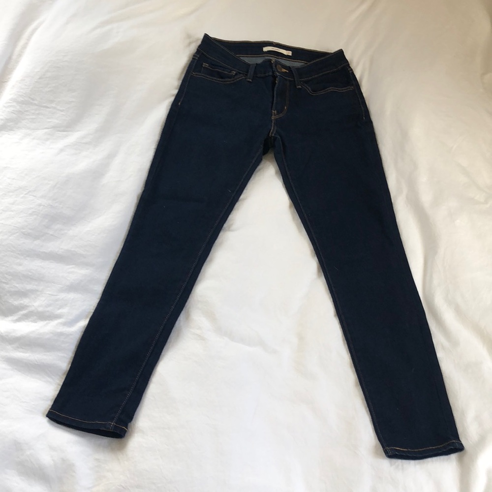 Dark blue wash Levi jeans 711 skinny 27